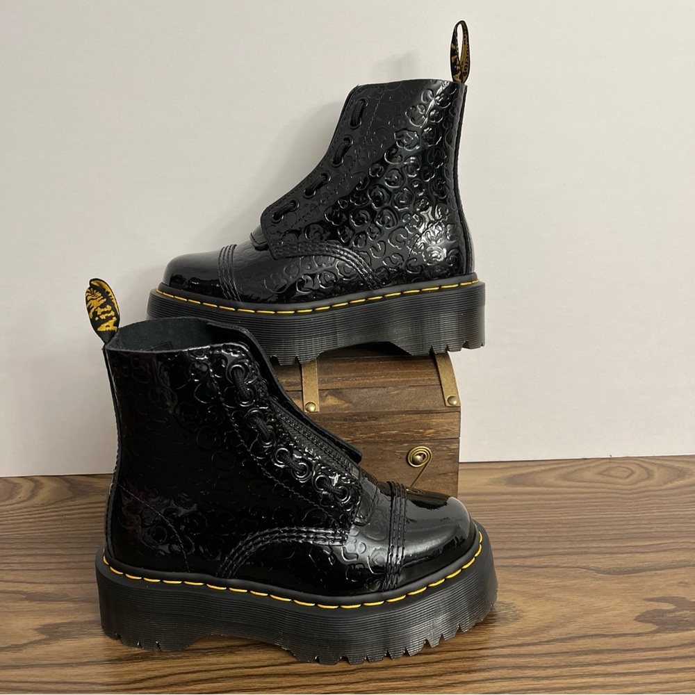 Dr. Martens Women's Size 5 Sinclair Black Patent Leather Leopard Emboss Boots